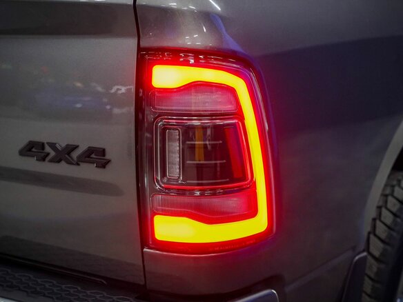 2011 Dodge RAM IV (DS/DJ), серый, 3150000 рублей - вид 16