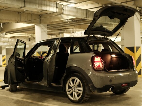 2018 Mini Hatch Cooper III (F55/F56), серый, 1700000 рублей - вид 10