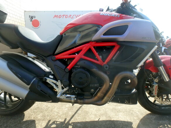 2011 Ducati Diavel, красный, 900000 рублей - вид 14