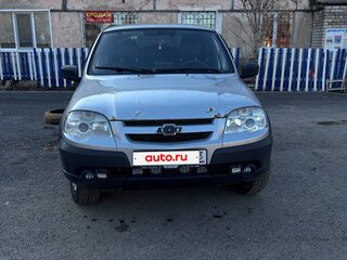 2015 Chevrolet Niva I Рестайлинг, серебристый, 500000 рублей, вид 1