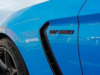 2016 Ford Mustang Shelby GT350 VI, голубой, 7500000 рублей, вид 5