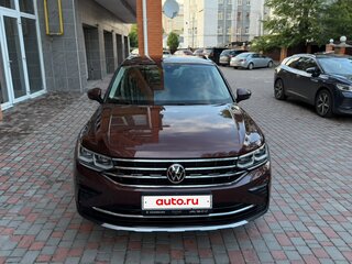 2021 Volkswagen Tiguan II Рестайлинг, коричневый, 2800000 рублей, вид 2