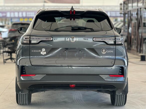 2025 Changan Qiyuan Q05 I, серый - вид 4