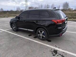2017 Mitsubishi Outlander III Рестайлинг 2, чёрный, 2149000 рублей, вид 5