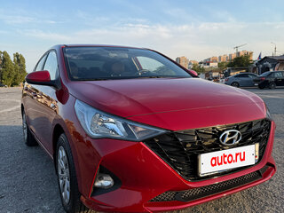 2022 Hyundai Solaris II Рестайлинг, красный, 1800000 рублей, вид 2