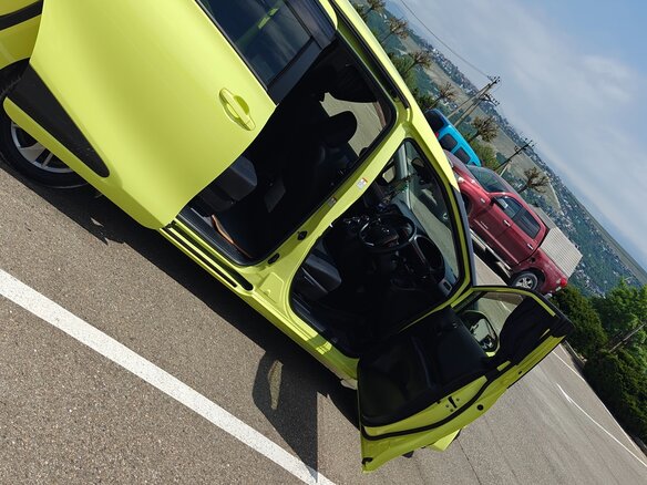2017 Toyota Sienta II, жёлтый, 1150000 рублей - вид 32