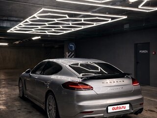 2015 Porsche Panamera GTS I Рестайлинг, серебристый, 4050000 рублей, вид 3
