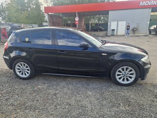 2005 BMW 1 серии 120i I (E81/E82/E87/E88), чёрный, 650000 рублей, вид 4