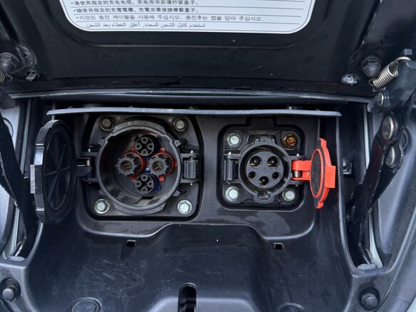 2012 Nissan Leaf (EM61) I (ZE0/AZE0), белый, 950000 рублей - вид 23