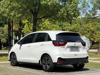 2023 Honda Fit Crosstar IV Рестайлинг, белый, 1200000 рублей, вид 5