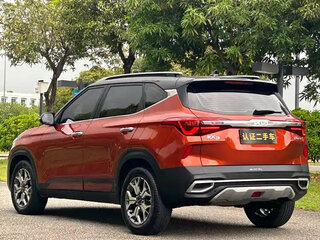 2022 Kia KX3, пурпурный, 1300100 рублей, вид 4