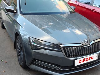 2022 Skoda Superb III Рестайлинг, серебристый, 2800000 рублей, вид 2