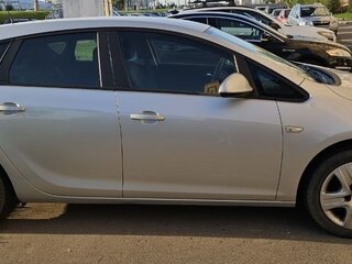 2011 Opel Astra J, серебристый, 600000 рублей, вид 3
