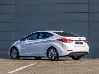 2014 Hyundai Elantra V (MD) Рестайлинг, белый, 1395000 рублей, вид 4