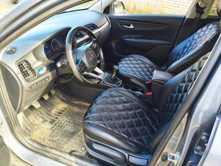 2017 Kia Rio IV, серебристый, 1300000 рублей, вид 3
