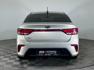 2019 Kia Rio IV, серый, 1399000 рублей, вид 2