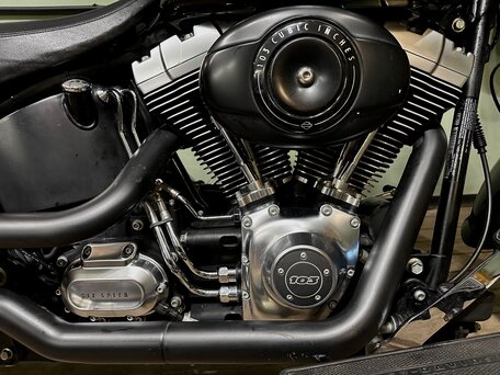 2012 Harley-Davidson Fat Boy, чёрный, 950000 рублей, вид 4