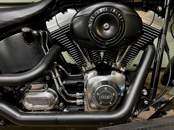 2012 Harley-Davidson Fat Boy, чёрный, 950000 рублей - вид 3