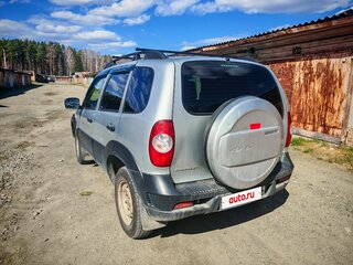 2018 Chevrolet Niva I Рестайлинг, серебристый, 540000 рублей, вид 3