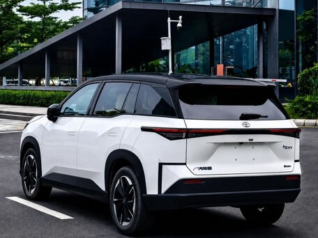 2026 Toyota bZ3X 58.3 kWh, белый, 2390000 рублей, вид 3