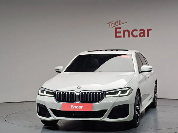 2022 BMW 5 серии 530i xDrive VII (G30/G31/G38) Рестайлинг, белый - вид 1