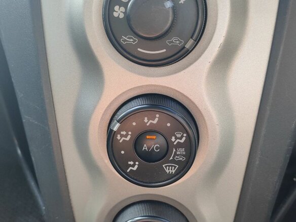 2009 Toyota Vitz II (XP90), серебристый - вид 30