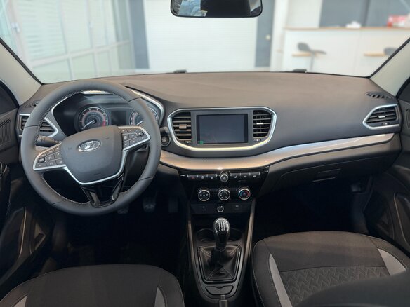 2026 Lada (ВАЗ) Vesta CNG I Рестайлинг (NG), белый, 2105000 рублей - вид 13