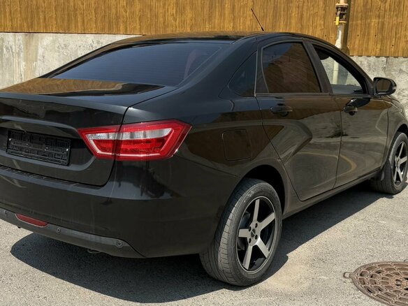 2018 Lada (ВАЗ) Vesta I, чёрный, 700000 рублей - вид 5