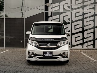 2017 Honda Stepwgn V, белый, 1990000 рублей, вид 3
