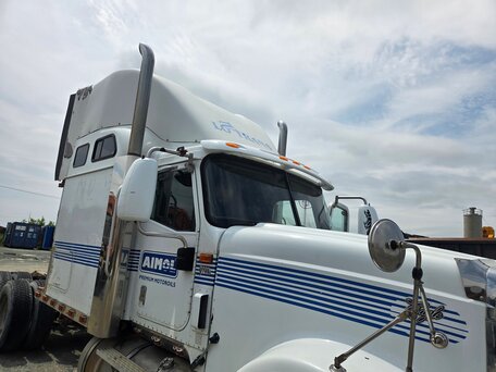 2002 International 9000 Series, белый, 1000000 рублей, вид 5