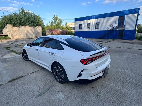 2021 Kia K5 III, жёлтый, 1799000 рублей