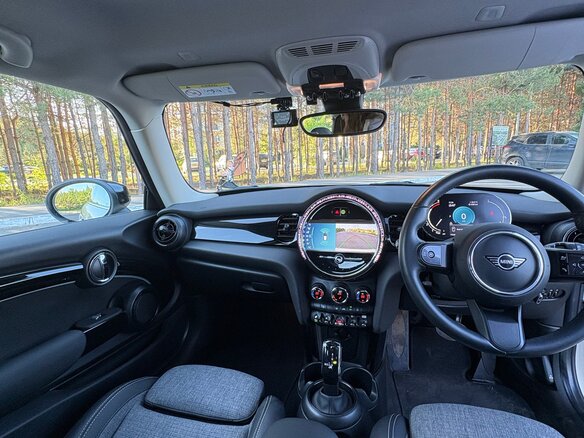 2022 Mini Hatch Cooper D III (F55/F56) Рестайлинг 2, белый, 2220000 рублей - вид 17