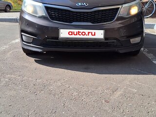 2015 Kia Rio III Рестайлинг, коричневый, 870000 рублей, вид 2