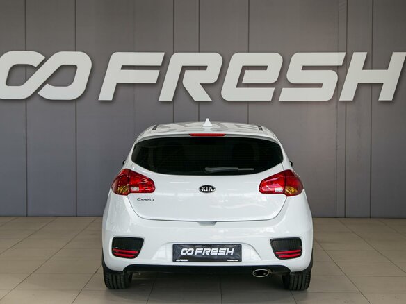 2017 Kia Ceed II Рестайлинг, белый, 1265000 рублей - вид 6