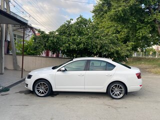 2015 Skoda Octavia III (A7), белый, 1450000 рублей, вид 2