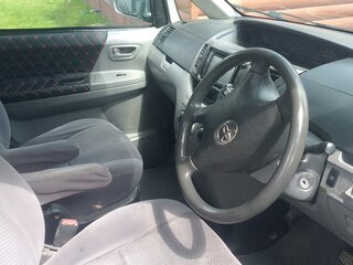 2003 Toyota Voxy I (R60), серебристый, 720000 рублей, вид 3