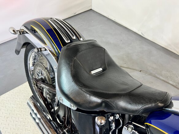 2011 Harley-Davidson Softail Custom, синий, 980000 рублей - вид 5