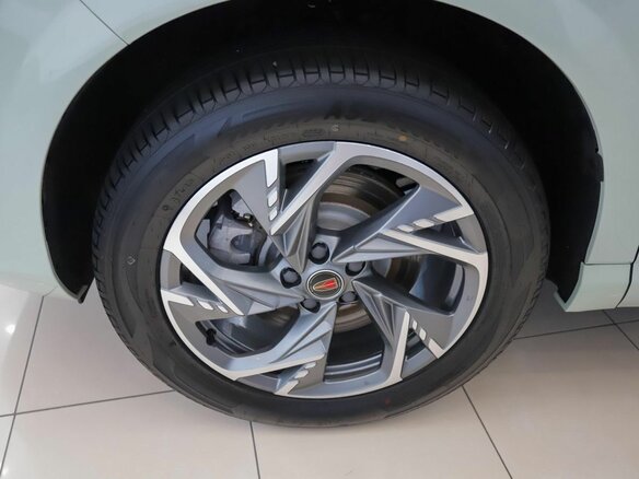 2025 Hongqi HS3, зелёный, 3300000 рублей - вид 9
