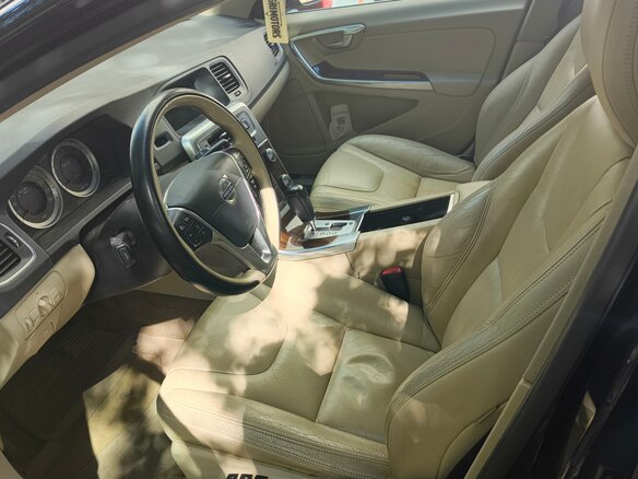 2011 Volvo S60 II, чёрный, 700000 рублей - вид 4