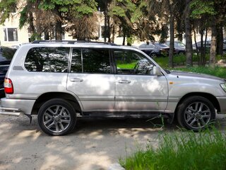 2004 Toyota Land Cruiser 100 Series Рестайлинг 1, серый, 3200000 рублей, вид 4