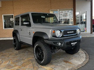 2023 Suzuki Jimny Sierra IV, серый, 1870000 рублей, вид 4