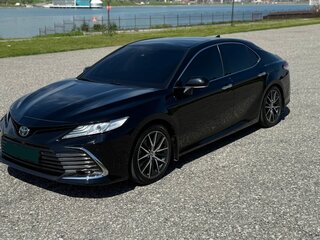 2020 Toyota Camry VIII (XV70), чёрный, 2680000 рублей, вид 2
