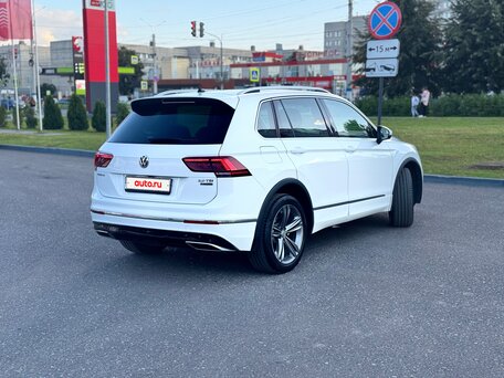 2017 Volkswagen Tiguan II, белый, 2530000 рублей, вид 5