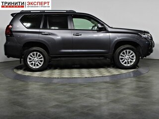 2018 Toyota Land Cruiser Prado 150 Series Рестайлинг 2, серый, 4358000 рублей, вид 4