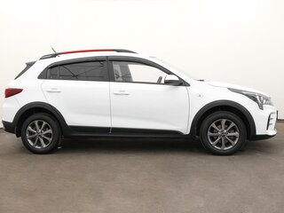 2021 Kia Rio X IV Рестайлинг, белый, 1799000 рублей, вид 4