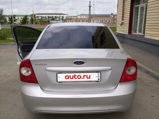 2009 Ford Focus II Рестайлинг, серебристый, 560000 рублей, вид 3