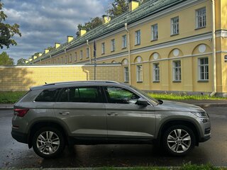 2021 Skoda Kodiaq I, коричневый, 3800000 рублей, вид 3