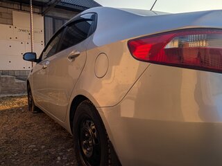 2013 Kia Rio 4-speed III, серый, 830000 рублей, вид 5