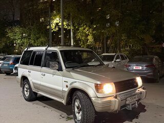 1993 Mitsubishi Pajero II, бежевый, 343000 рублей, вид 2