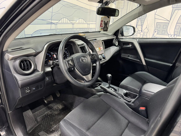 2017 Toyota RAV4 IV (XA40) Рестайлинг, чёрный, 2280000 рублей - вид 8